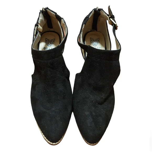 Beast Fashion Women's Carrie Closed Toe Heels - Picture 1 of 5